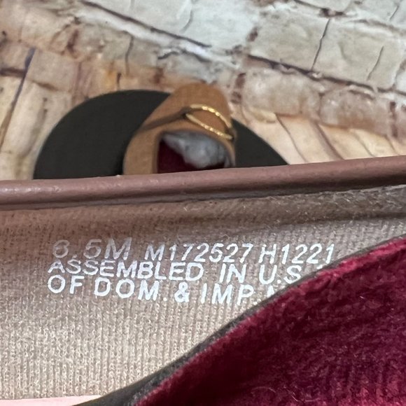 Munro Women's Brown Canvas Gold Circle Accent Slip On Business Flats Size 6.5 M - Picture 8 of 9